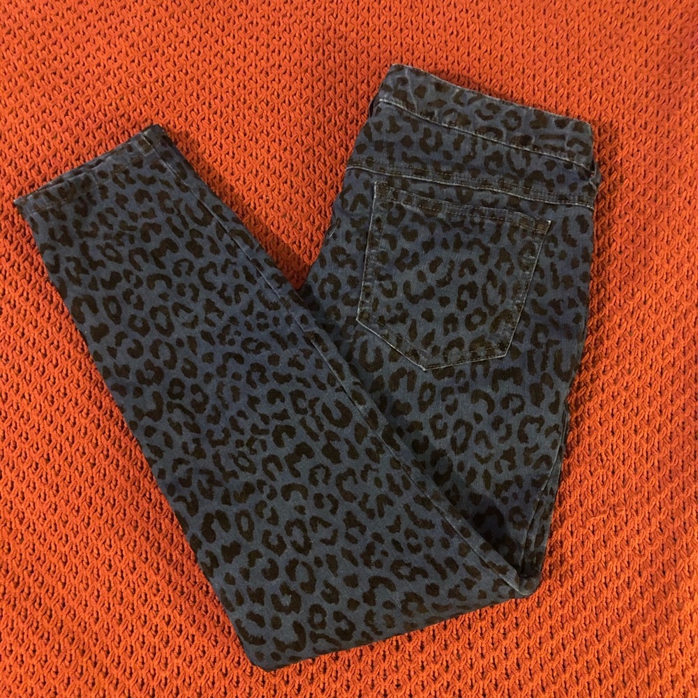 FREE PEOPLE BLUE LEOPARD PRINT JEANS ~size 29~